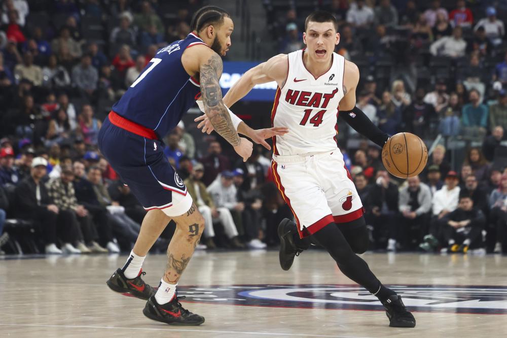 在首轮比赛 在首轮比赛