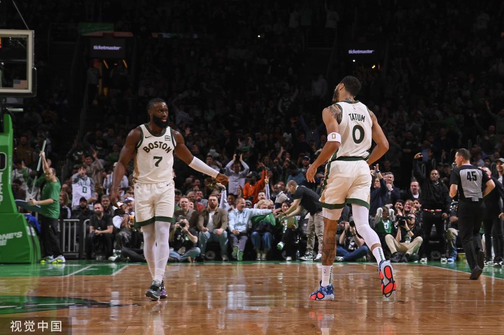 了一记斜塞 了一记斜塞