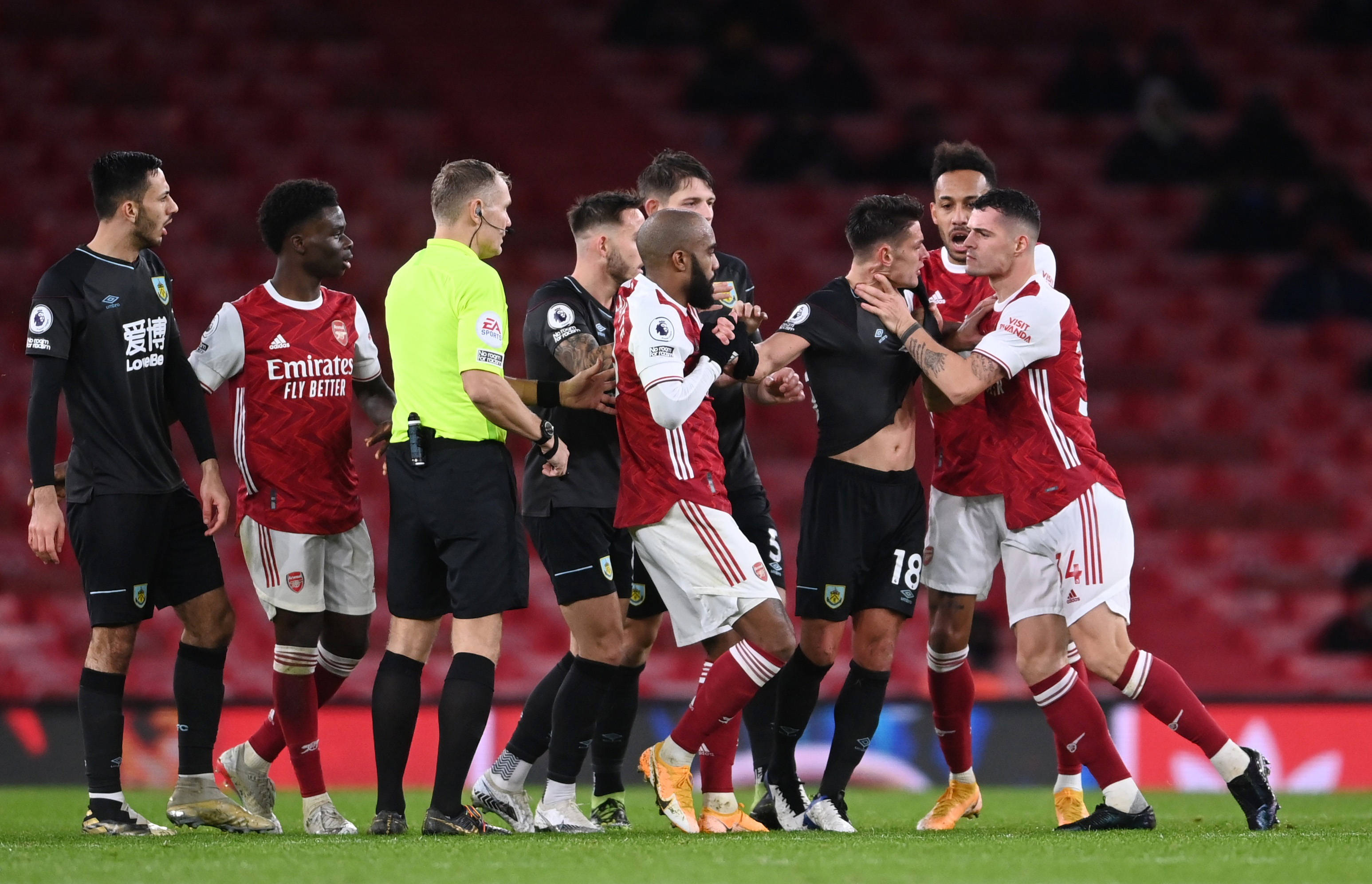 双方就展开 双方就展开